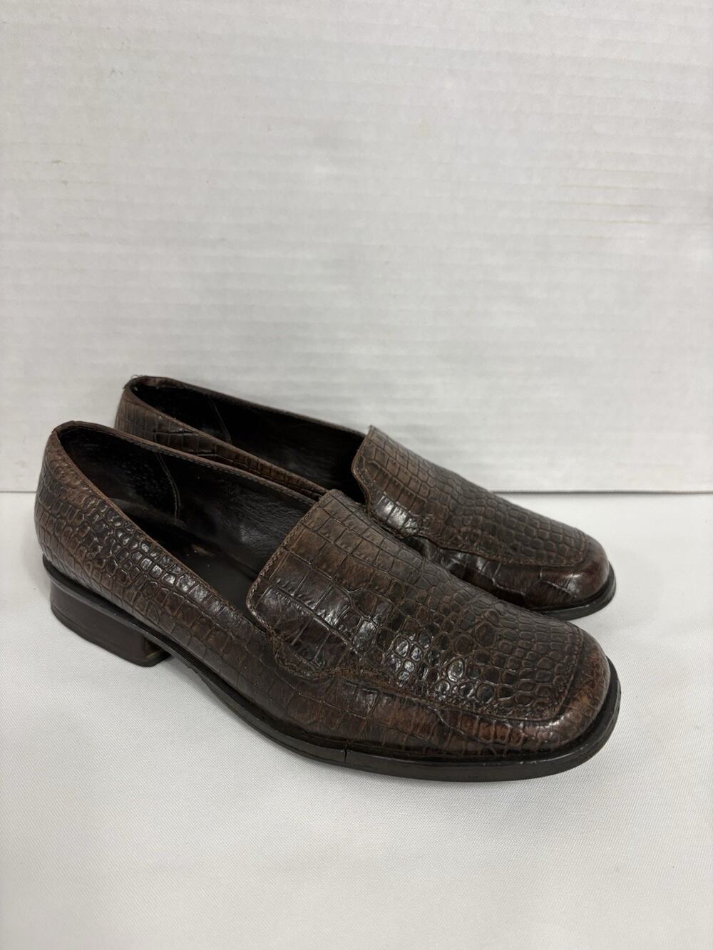 Vintage Eddie Bauer Brown Croc Embossed Leather Slip On Loafers Women’s Size 7